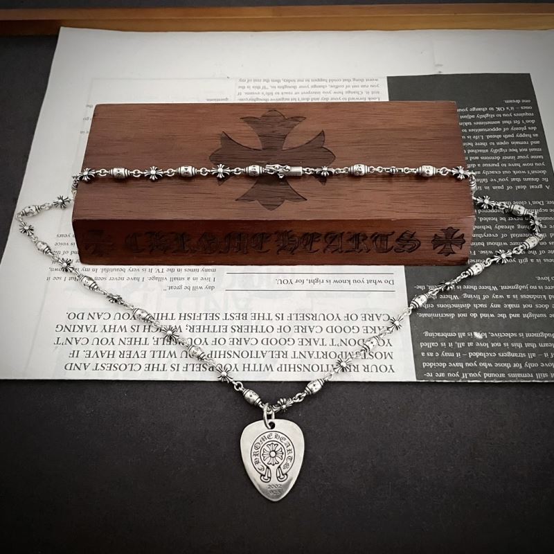 Ch**me He**ts necklaces